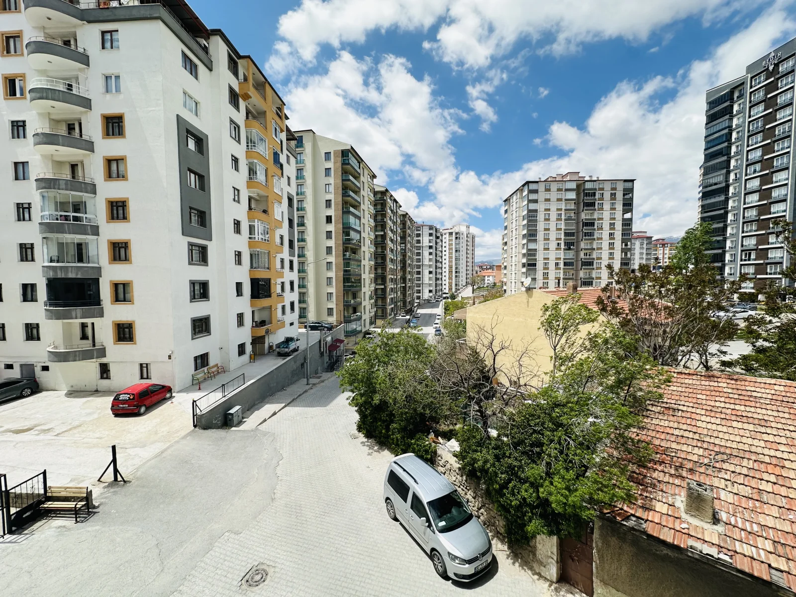 YÜCEL EMLAK'TAN ŞEHİR MERKEZİNDE 2+1 KİRALIK DAİRE