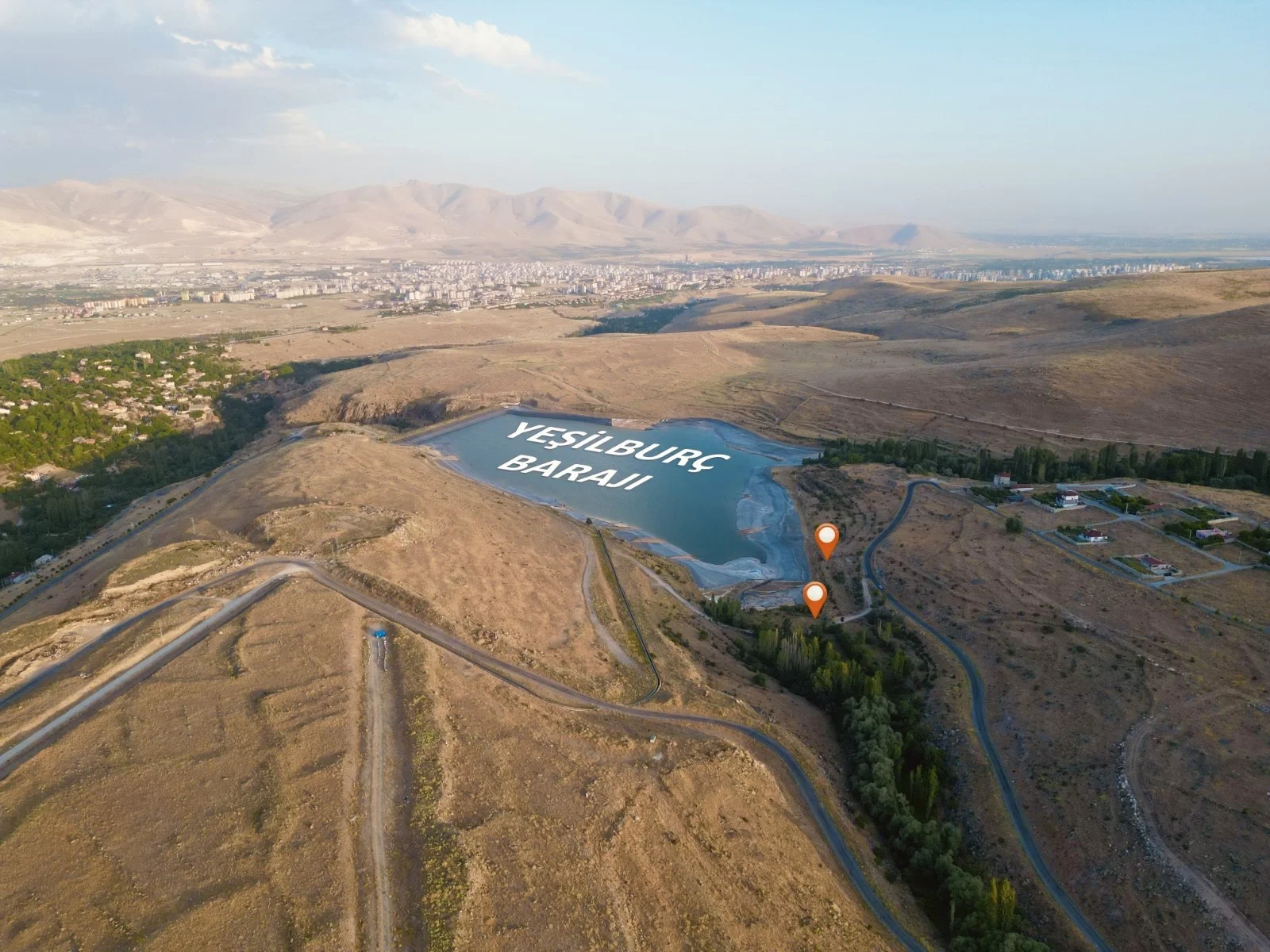 BARAJ MANZARALI 2 ADET SATILIK ELMA BAHÇESİ